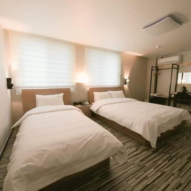 Stay Pohang Hotel Bagian luar foto